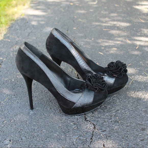 Size 9 women’s heals - Picture 3 of 4